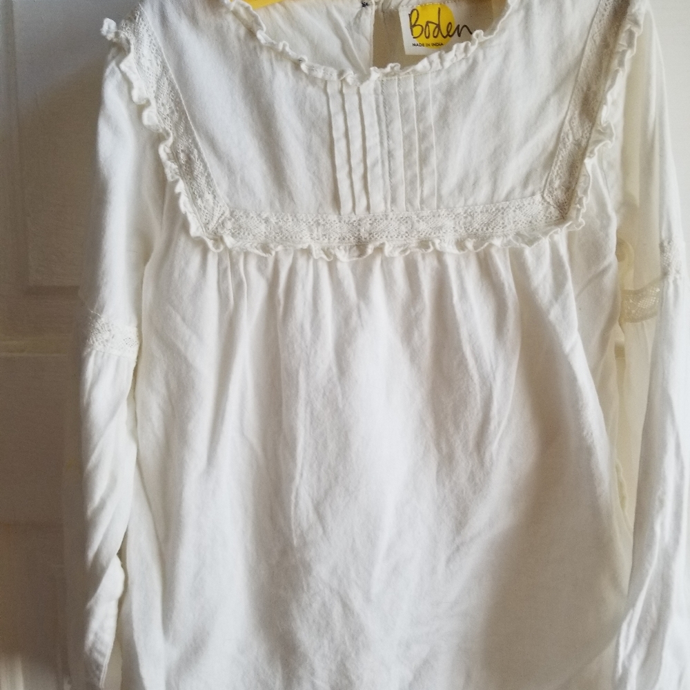 Beautiful Mini Boden cotton cream blouse sz 6 7